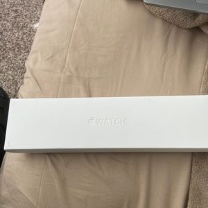 Apple Watch Series 8 starlight aluminum 45mm